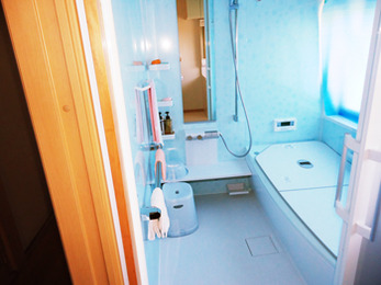 清潔感あふれる、さわやかなお風呂になりました。