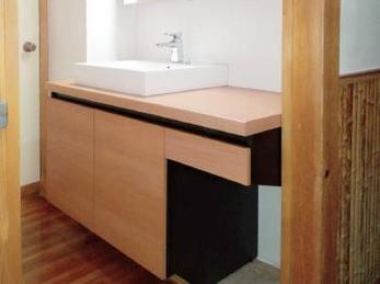 我が家のインテリアに合ったイメージ通りの洗面所スペースになりました。